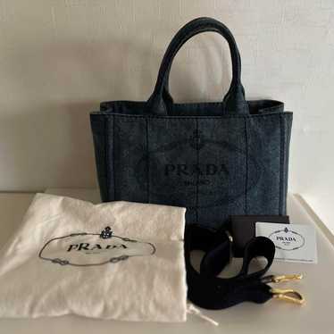 Excellent condition Prada handbag.