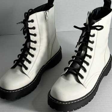 Ladies Size 7.5 White Harley, Sincerely Jules boo… - image 1