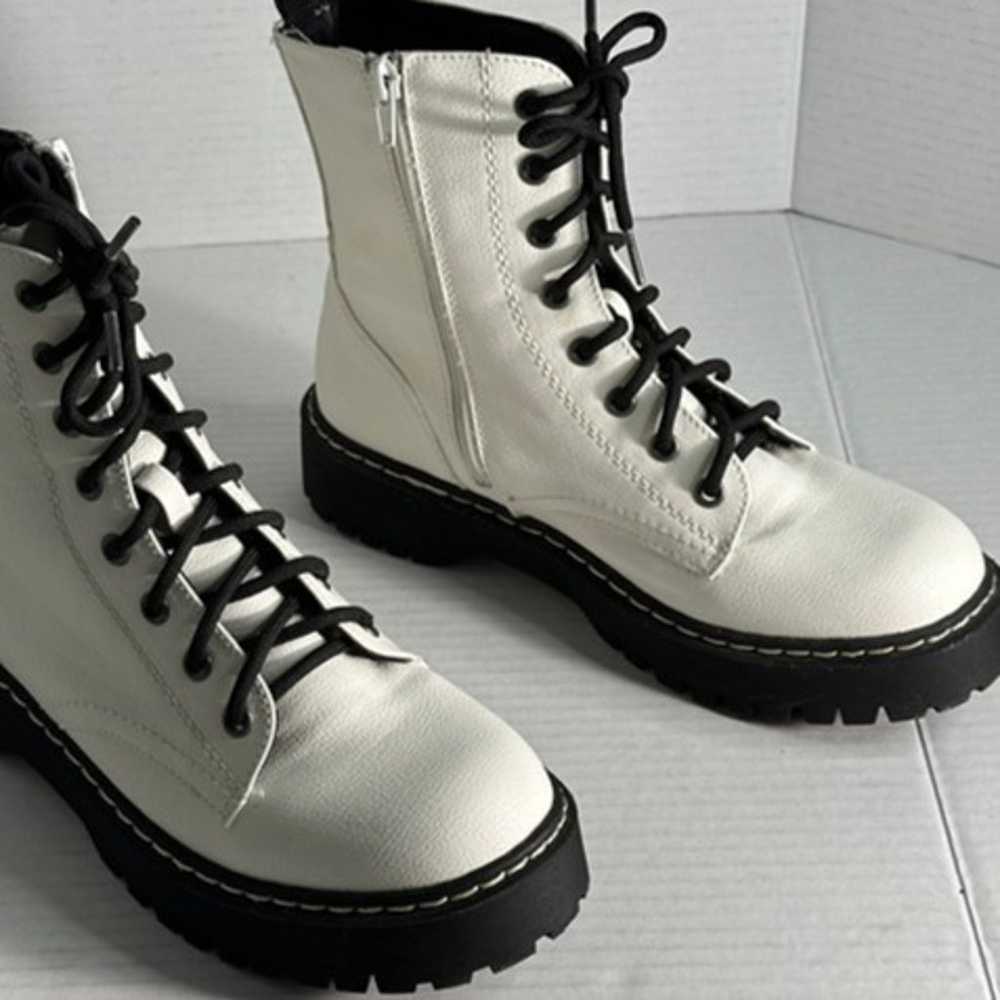 Ladies Size 7.5 White Harley, Sincerely Jules boo… - image 2