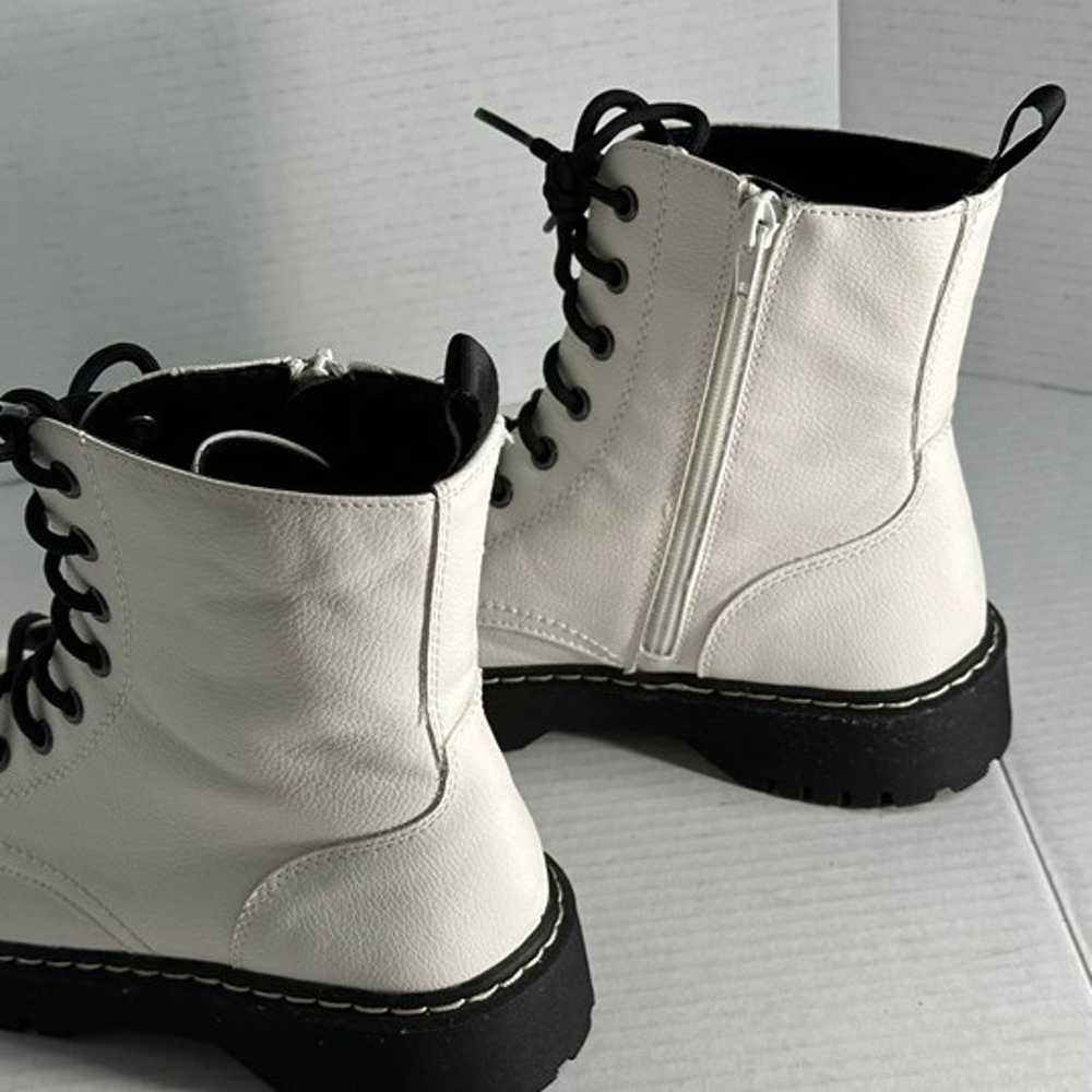 Ladies Size 7.5 White Harley, Sincerely Jules boo… - image 9