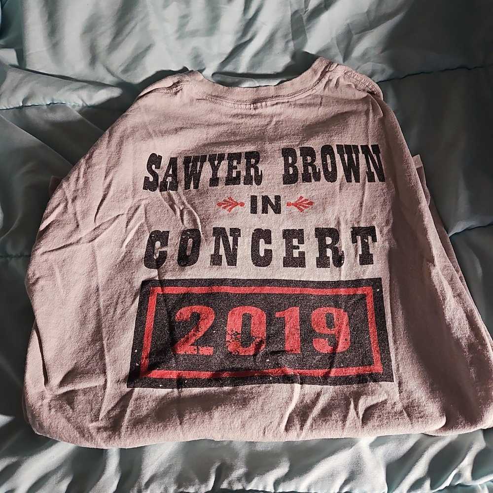 Sawyer brown tee - image 3