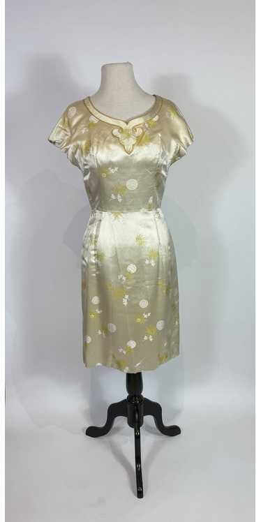 1950s - 1960s Champagne Silk Chinese Embroidered D