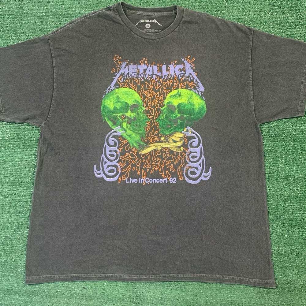 Metallica Live In Concert Tour ‘92 T-shirt Sz XL - image 1