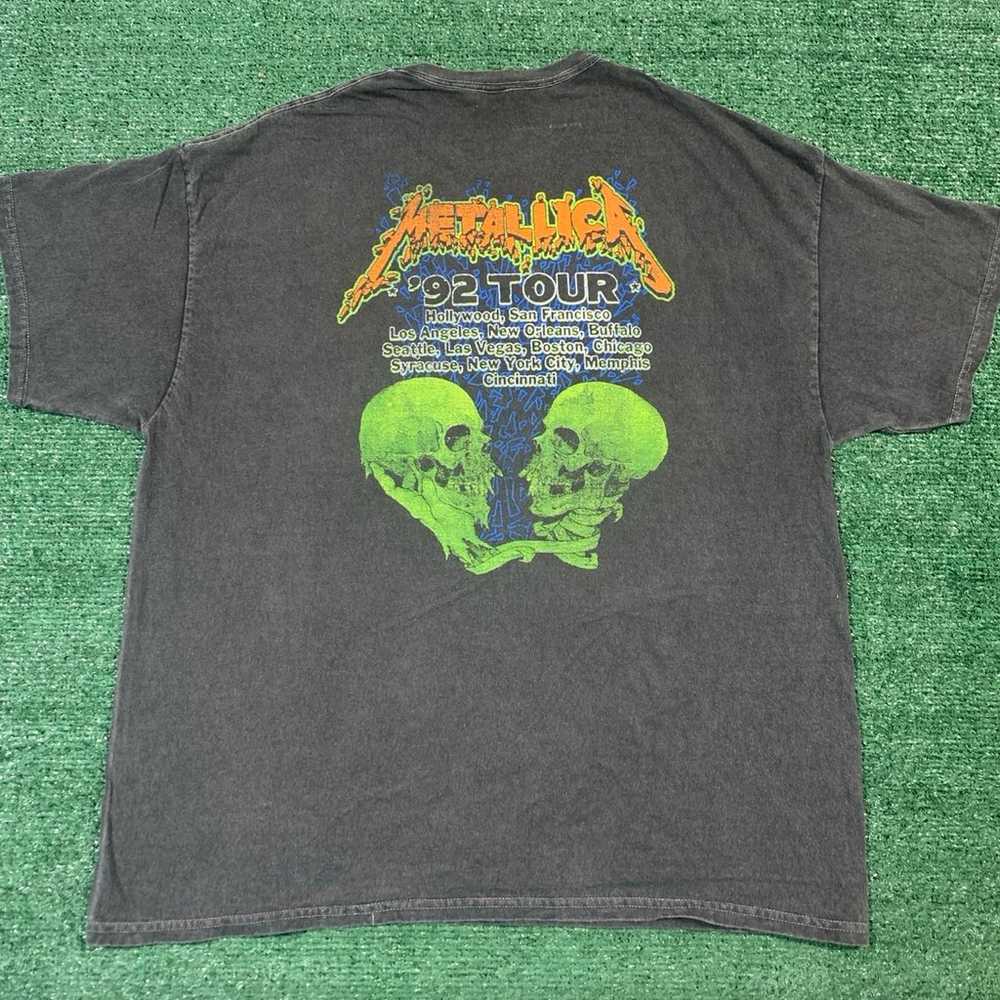 Metallica Live In Concert Tour ‘92 T-shirt Sz XL - image 2