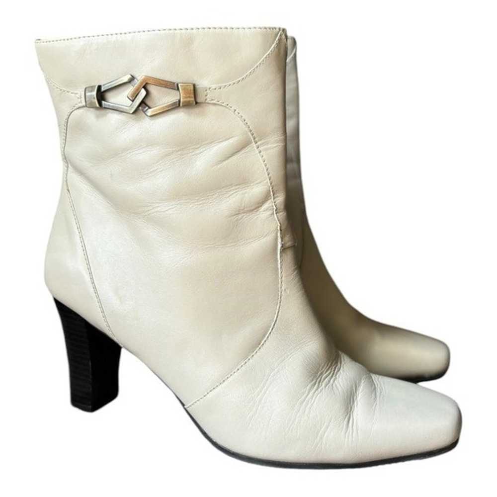 Fitzwell Cream Leather Heeled Boots Size 9.5 Low … - image 1