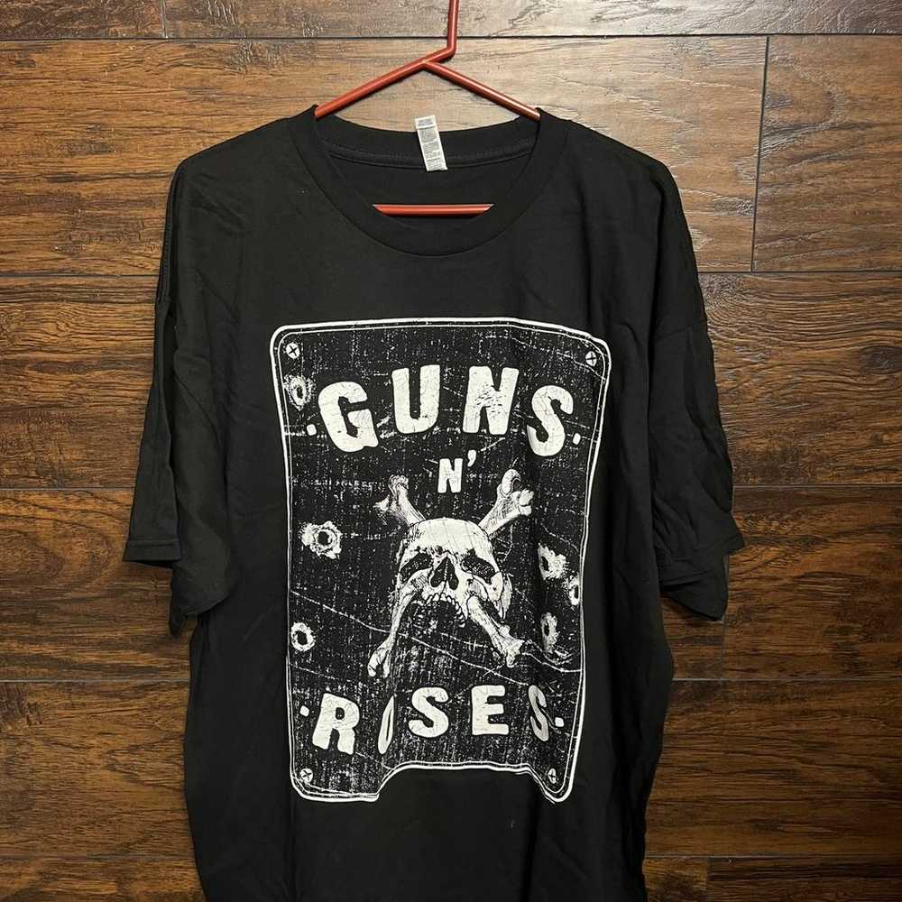 Guns n Roses Road Sign T-shirt Guns and Roses 201… - image 1