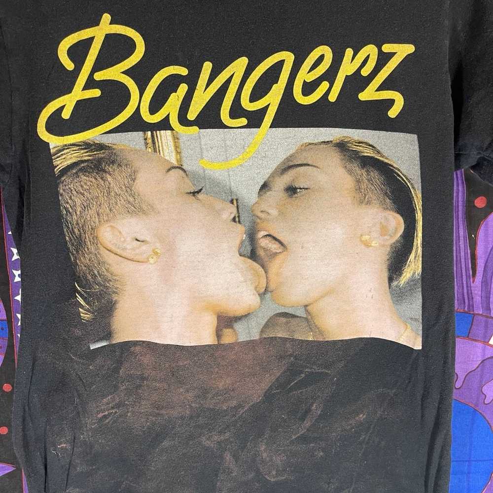 2013 Miley Cyrus black “Bangerz” graphic tour tee… - image 3