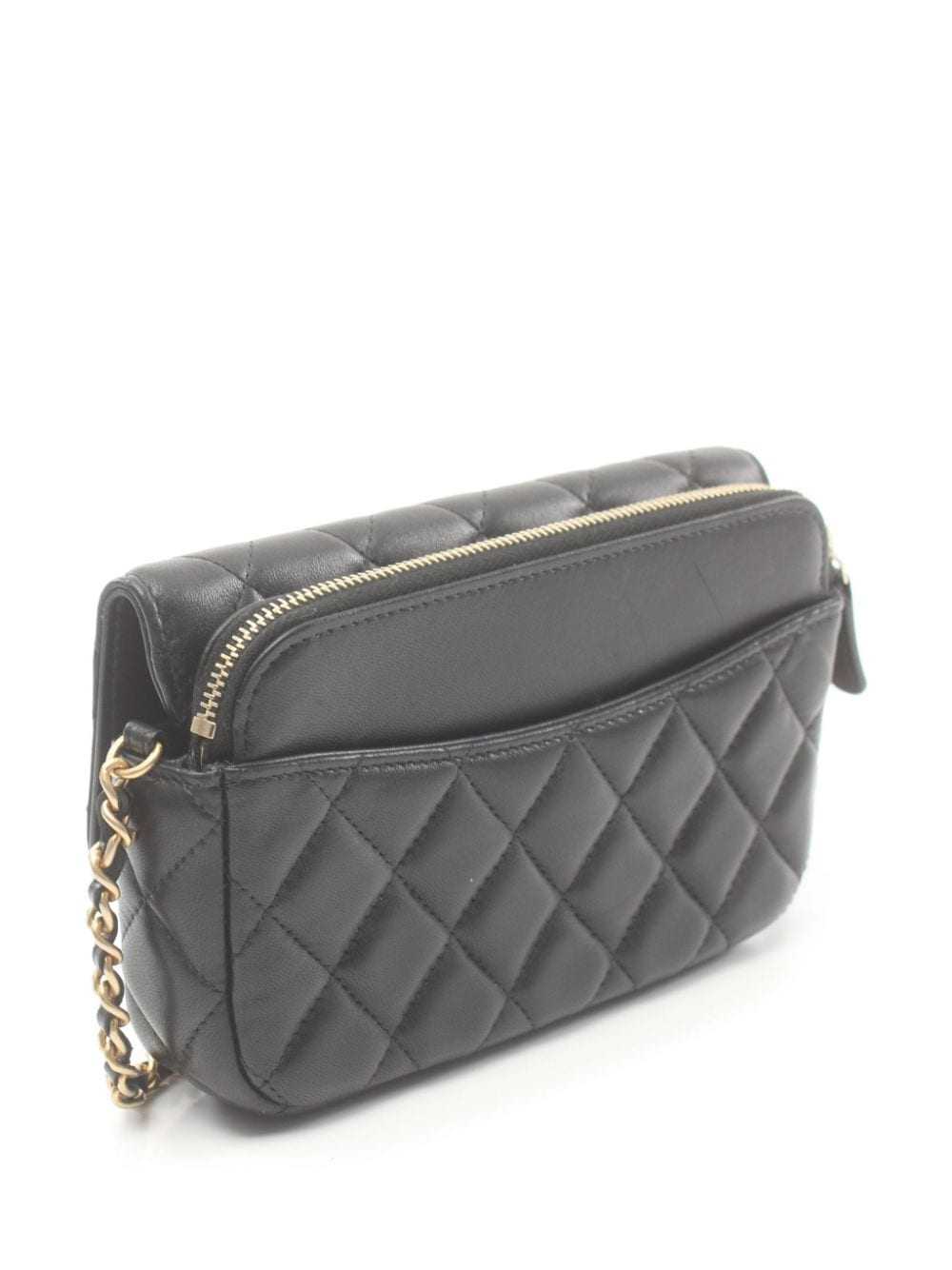 CHANEL Pre-Owned 2021-2022 diamond-quilted should… - image 2