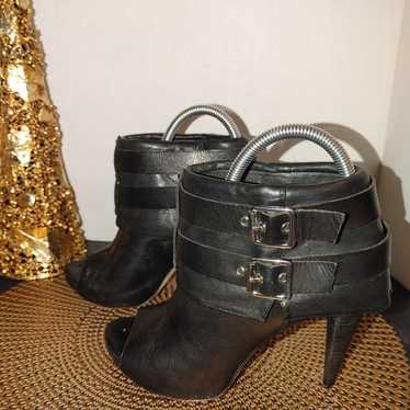 Vince Camuto Leather Ankle Booties Size 6.5B - image 1