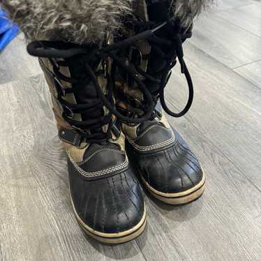 Sorel boots size 8