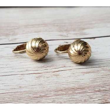 Other Vintage Clip On Earrings Gold Tone Decorati… - image 1