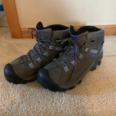 Keen targhee II women’s hiking boots size 9