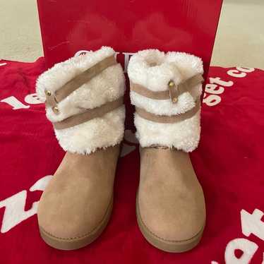 Guess fuzzy boots