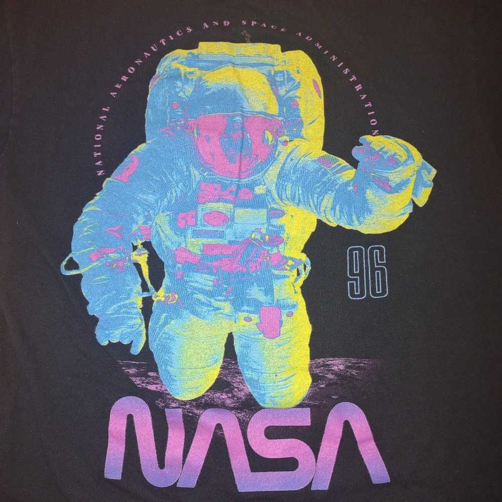 Vintage 1996 Young & Wild NASA T-Shirt - Men's Me… - image 4