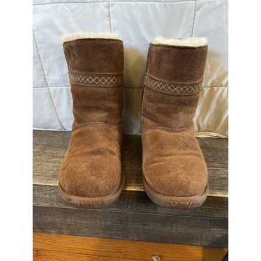 Minnetonka Women's size 7 Boots