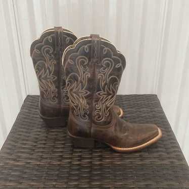 Ariat cowboy boots, women’s size 6