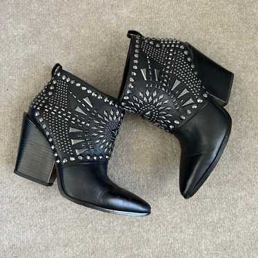 BCBGMAXAZRIA Creed Studded Leather Ankle Boots~ 7M