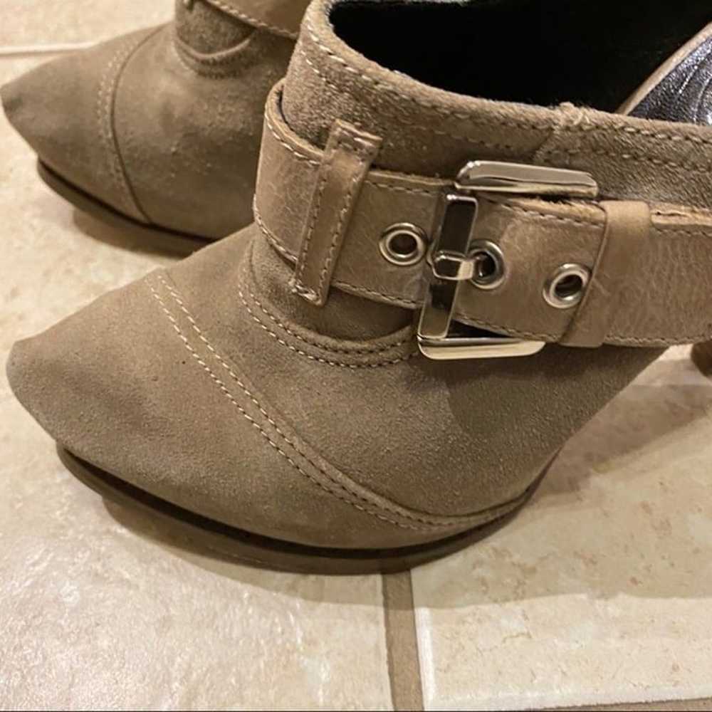 GUESS Verity Chunky Heel Booties Beige boots 6.5 - image 2