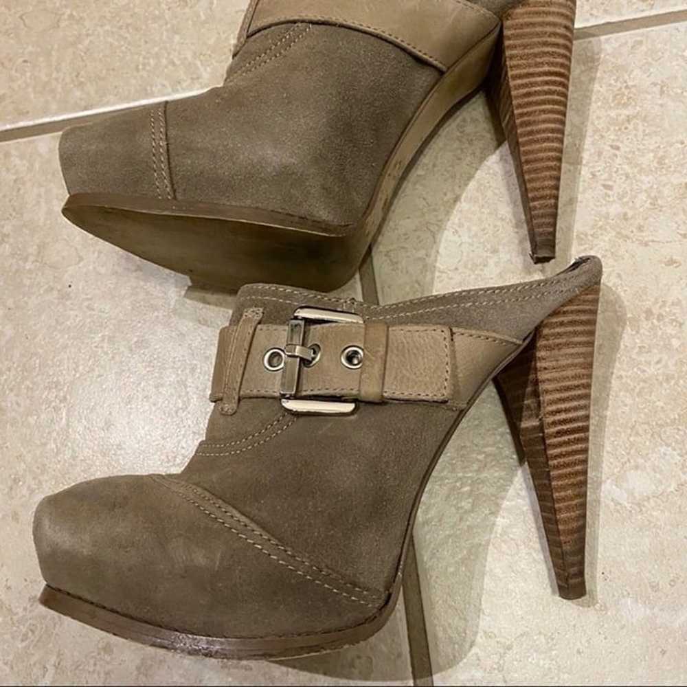 GUESS Verity Chunky Heel Booties Beige boots 6.5 - image 5