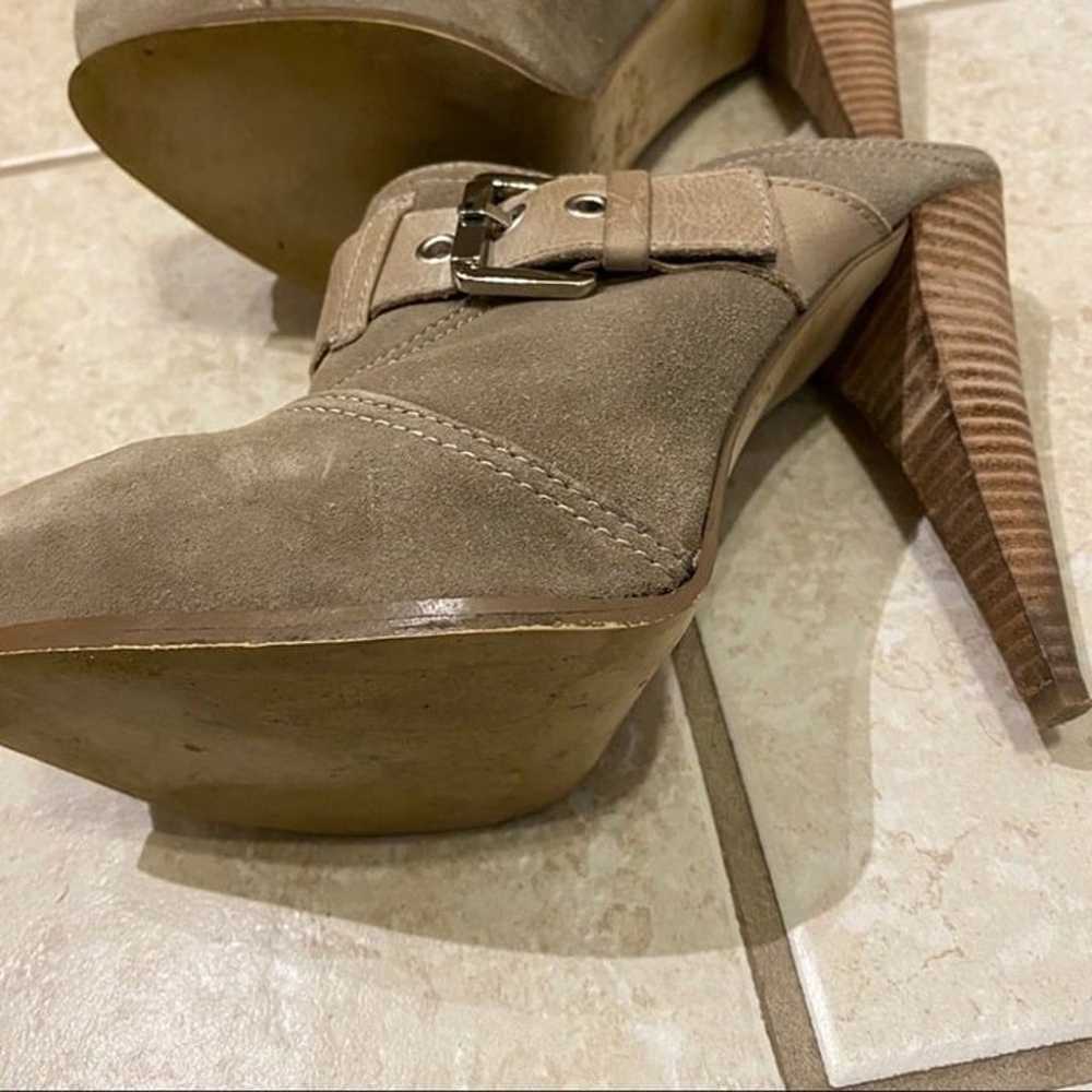 GUESS Verity Chunky Heel Booties Beige boots 6.5 - image 6