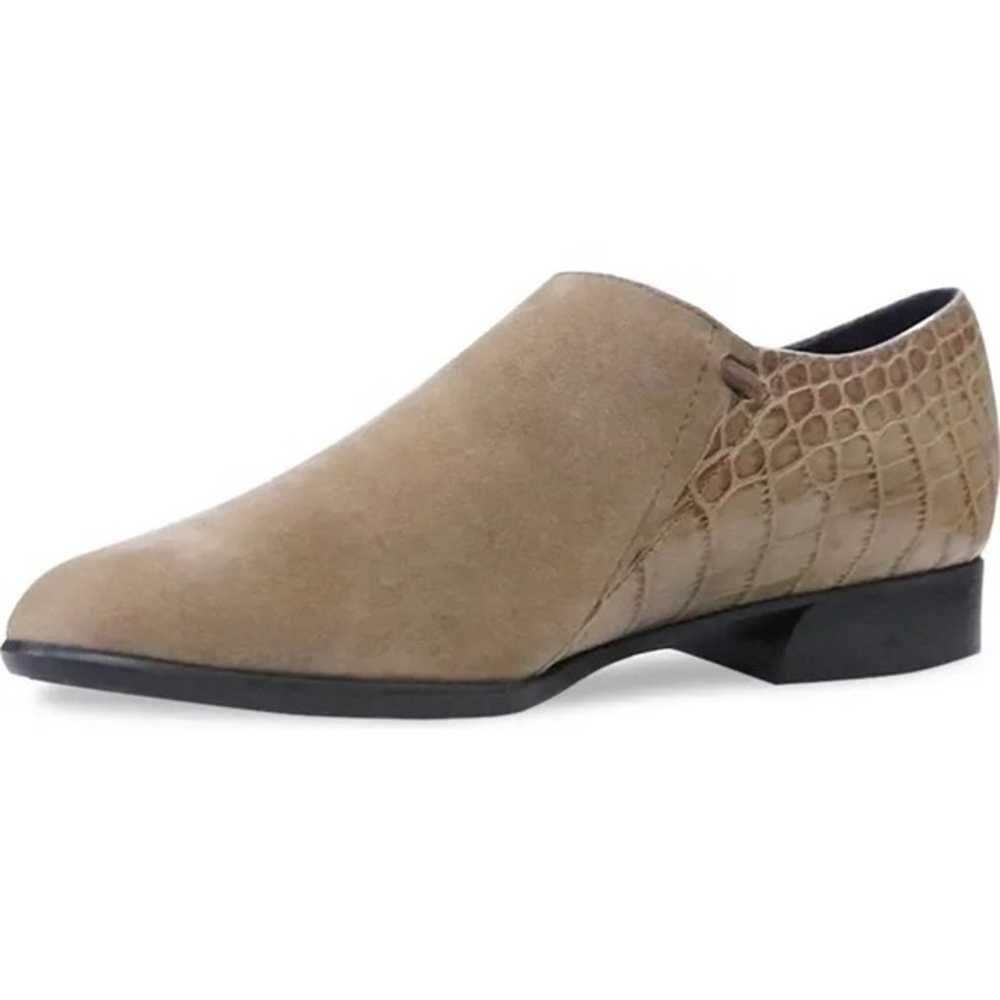 Munro Marteen Flat Taupe Suede Short Booties Loaf… - image 3