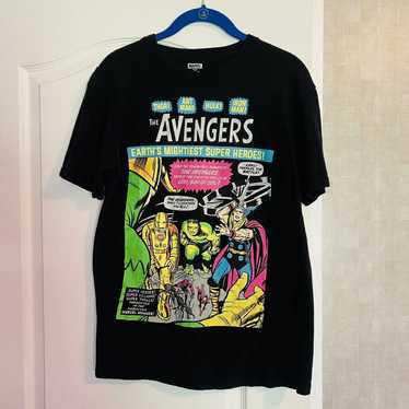 AVENGERS T-Shirt MEDIUM MARVEL COMICS THOR LOKI AN