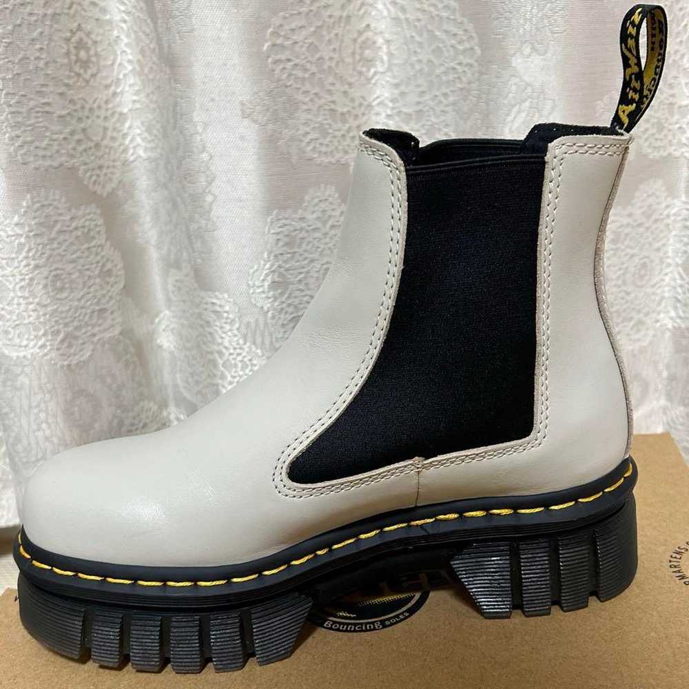 Dr. Martens Side Gore Chelsea Boots for Women wit… - image 6