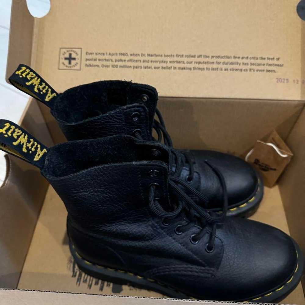 Dr. Martens 8-hole 1460 PASCAL - image 1