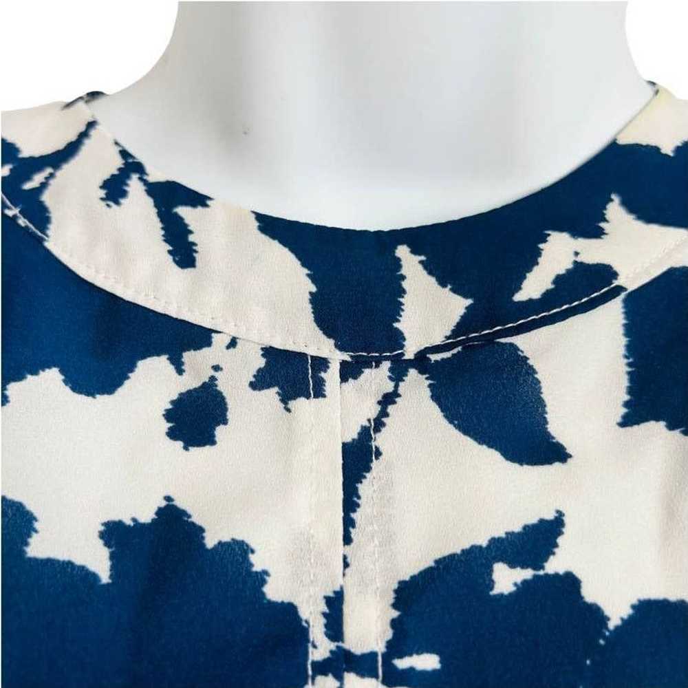 Other Paper Crane Blue Cream Floral Sleeveless To… - image 3