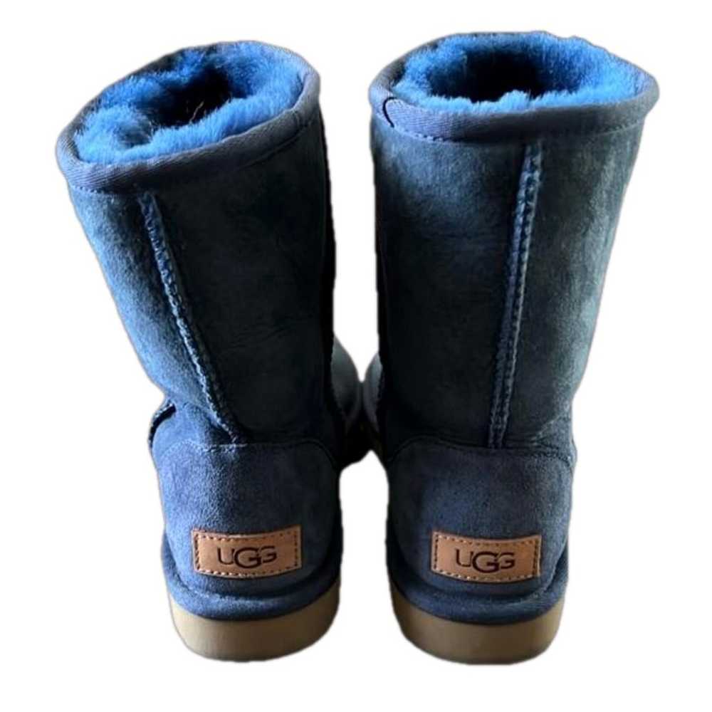 NWOB Ugg Blue Classic Short II. Size 6. - image 4