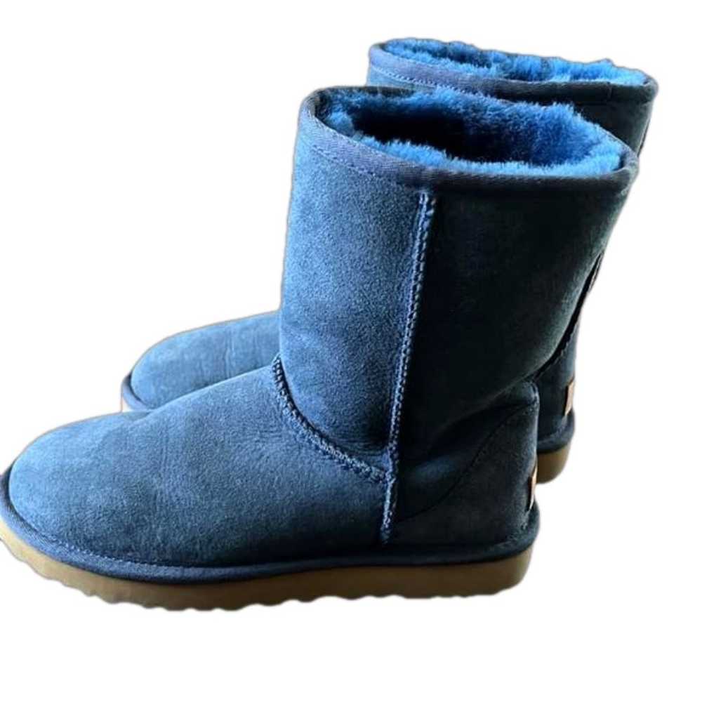 NWOB Ugg Blue Classic Short II. Size 6. - image 5