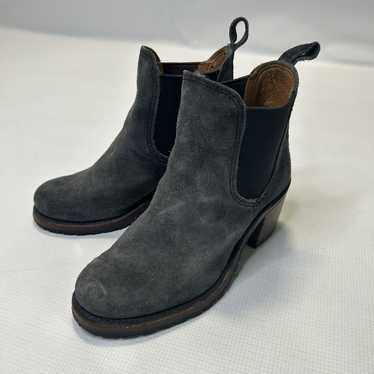 Frye Sabrina Chelsea Leather Heeled Boots Womens … - image 1