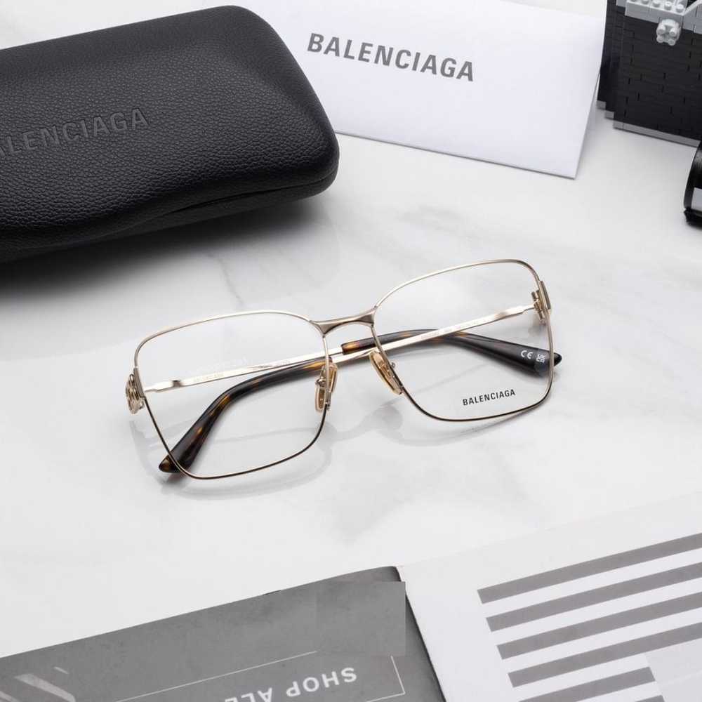 Balenciaga Oversized sunglasses - image 8