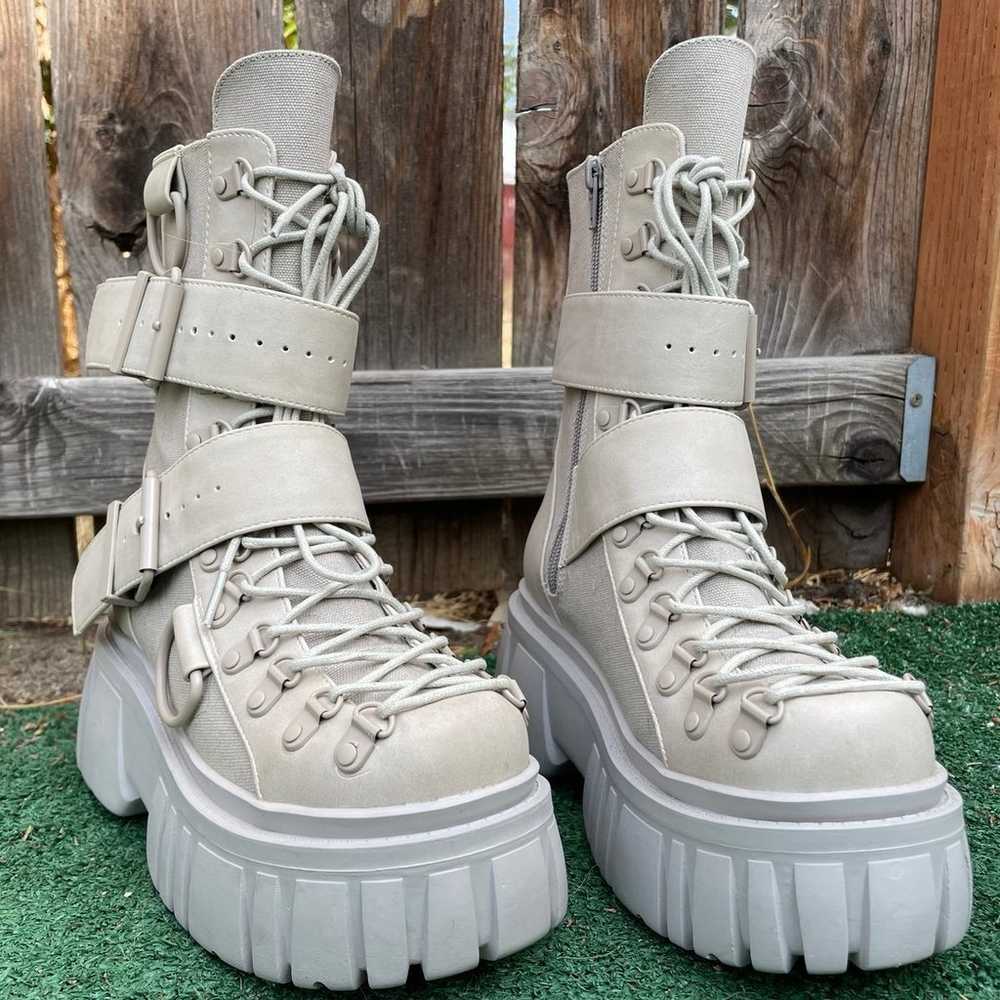 Low traitor boots - light gray Club Exx dune boots - image 1