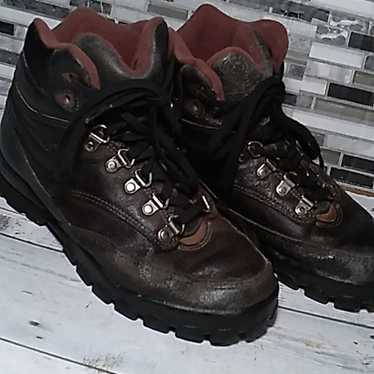 Vtg Nike Air 1990s Y2K womans 7.5 hiking boots