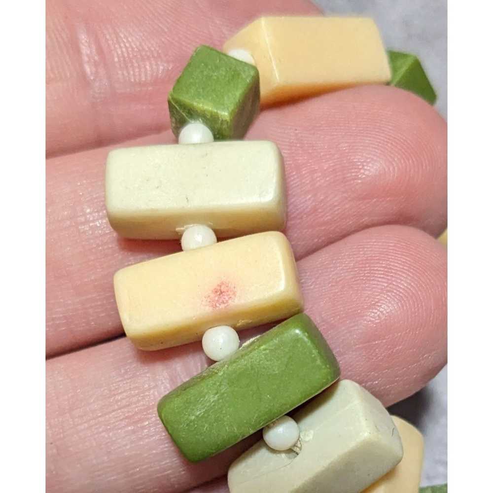 Other Vintage 1920s Celluloid/Bakelite Green Bead… - image 12