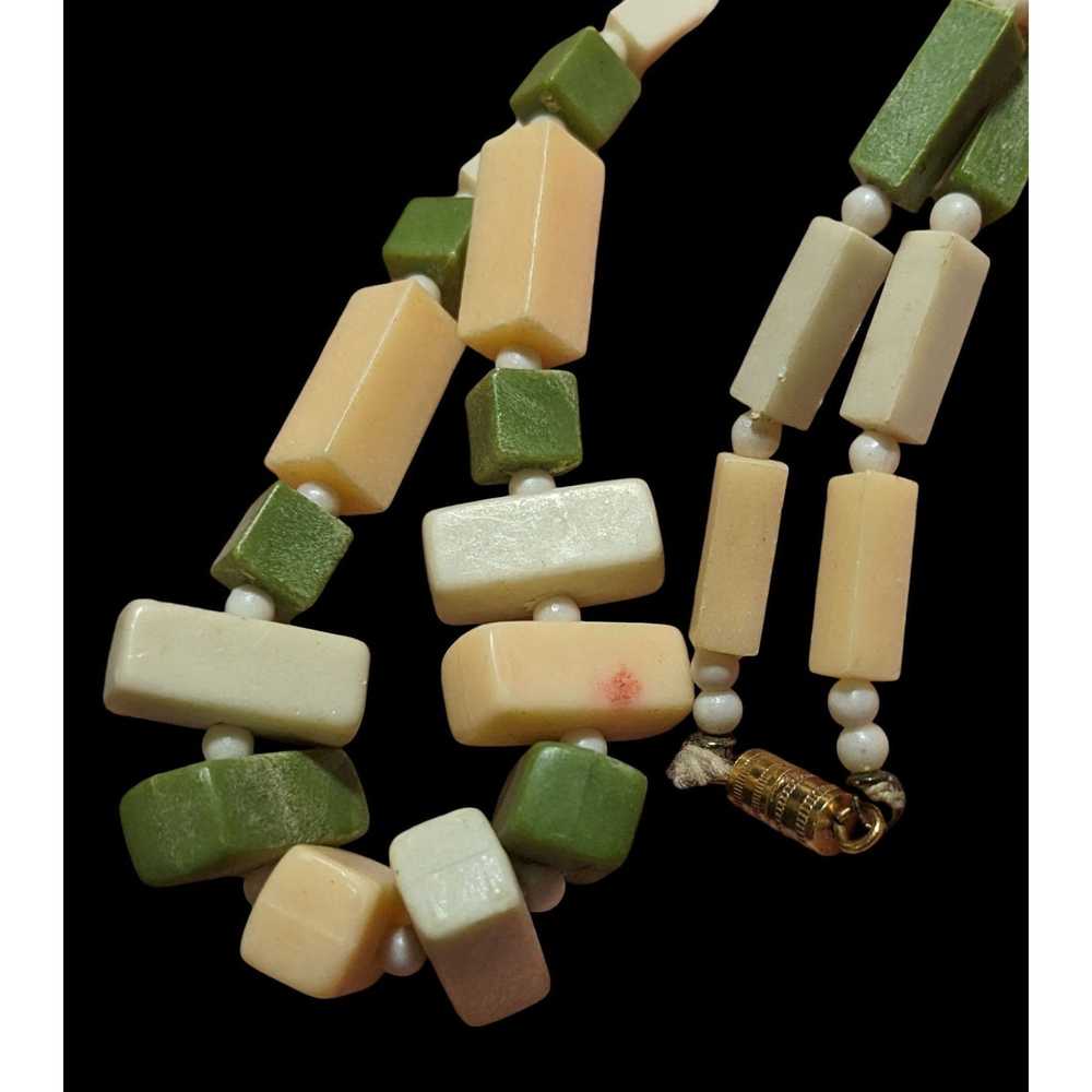 Other Vintage 1920s Celluloid/Bakelite Green Bead… - image 5