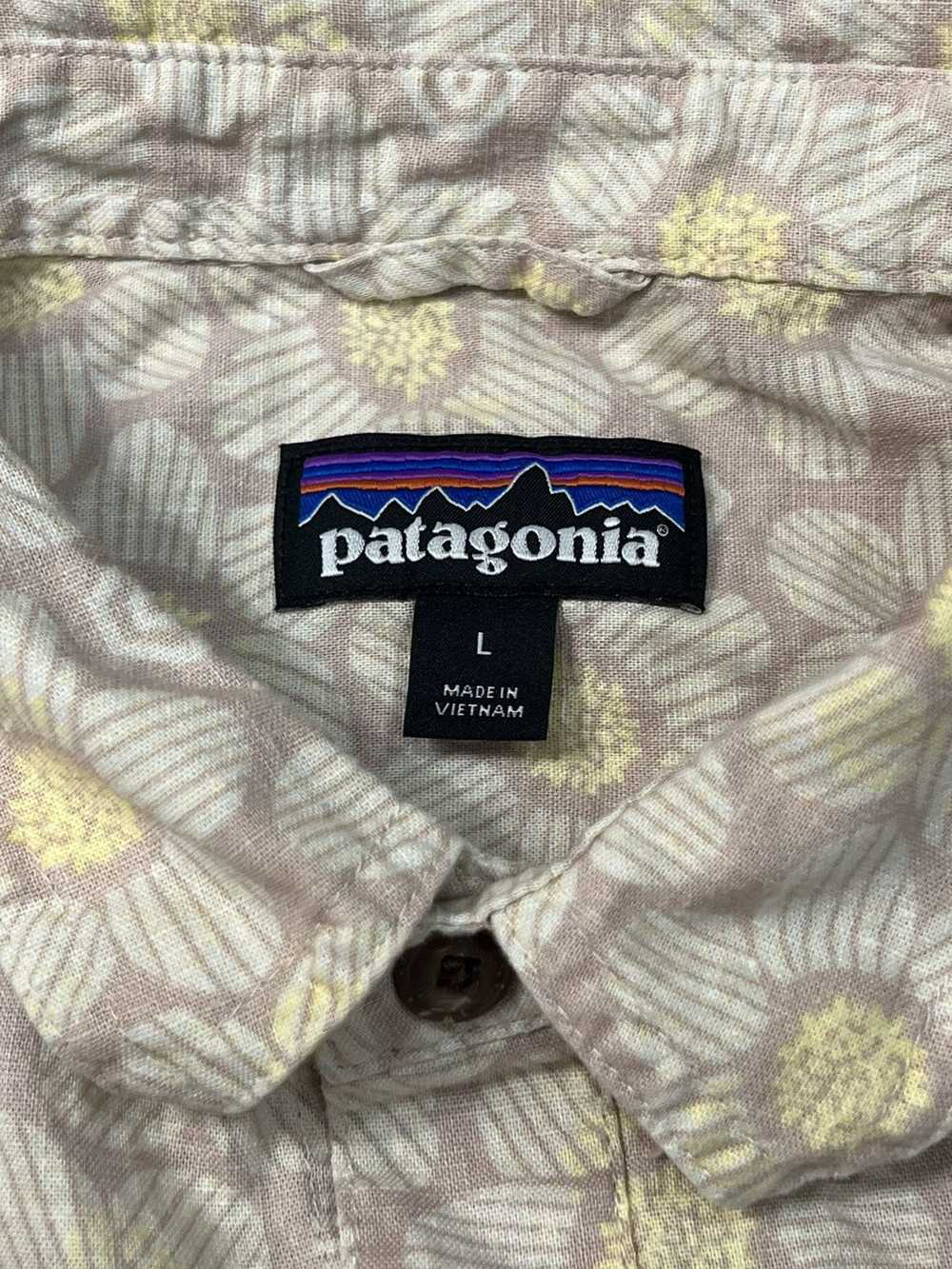 Patagonia Patagonia Floral Go-To SS Button-Up - image 3