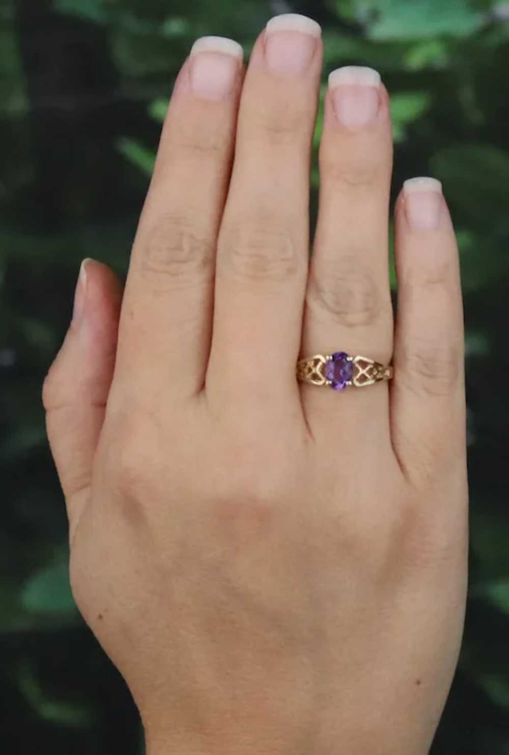 10k Yellow Gold Natural Amethyst Ring Size 5 1/2 - image 3