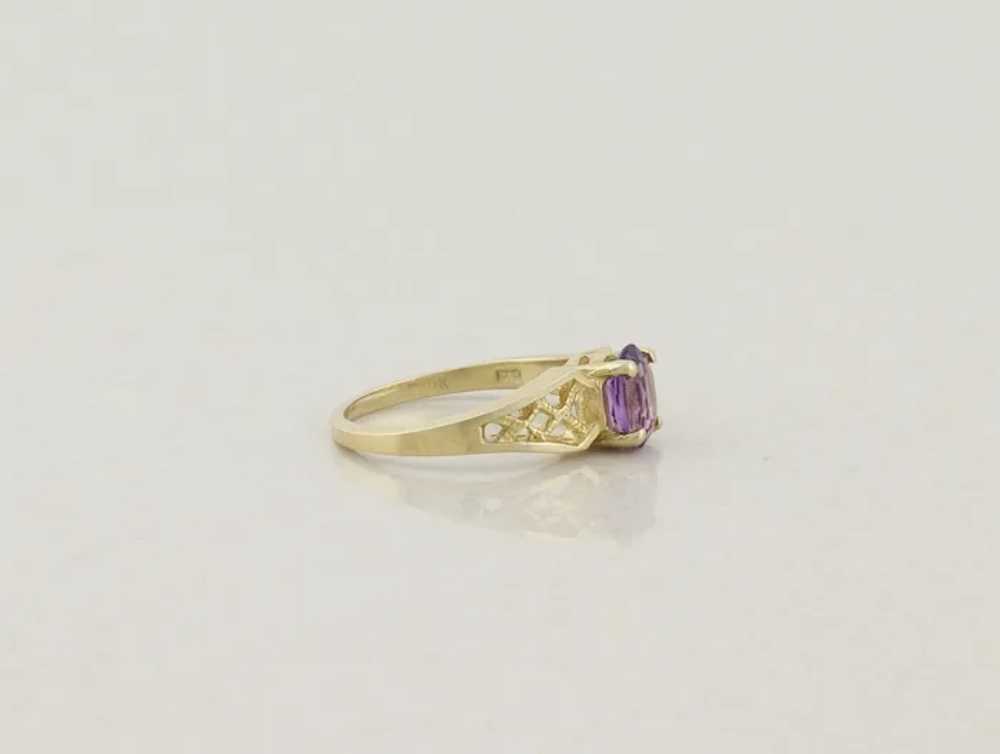 10k Yellow Gold Natural Amethyst Ring Size 5 1/2 - image 8