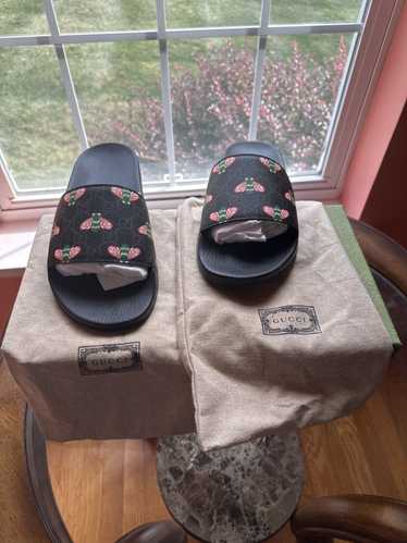 Gucci Gucci GG Supreme Slide Bee Print