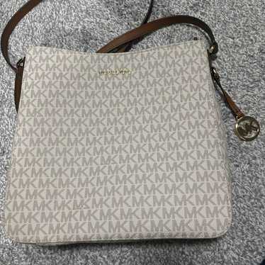 Excellent Condition Michael Kors Shoulder Bag.