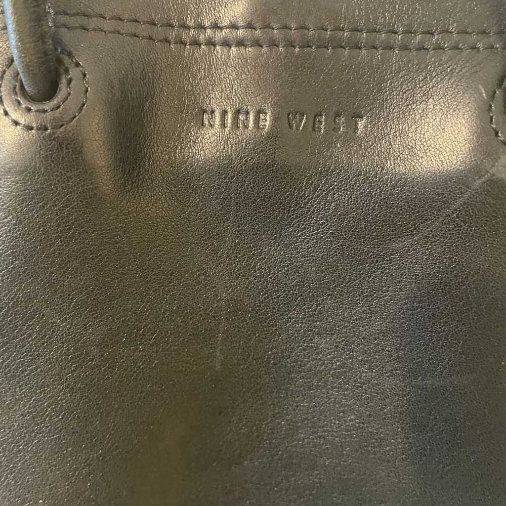 90’s Nine West leather bucket crossbody bag - image 2