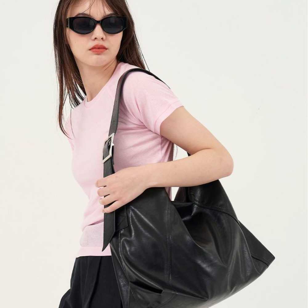 Tina Joojun Shoulder Leather Buckle Bag Black - image 2