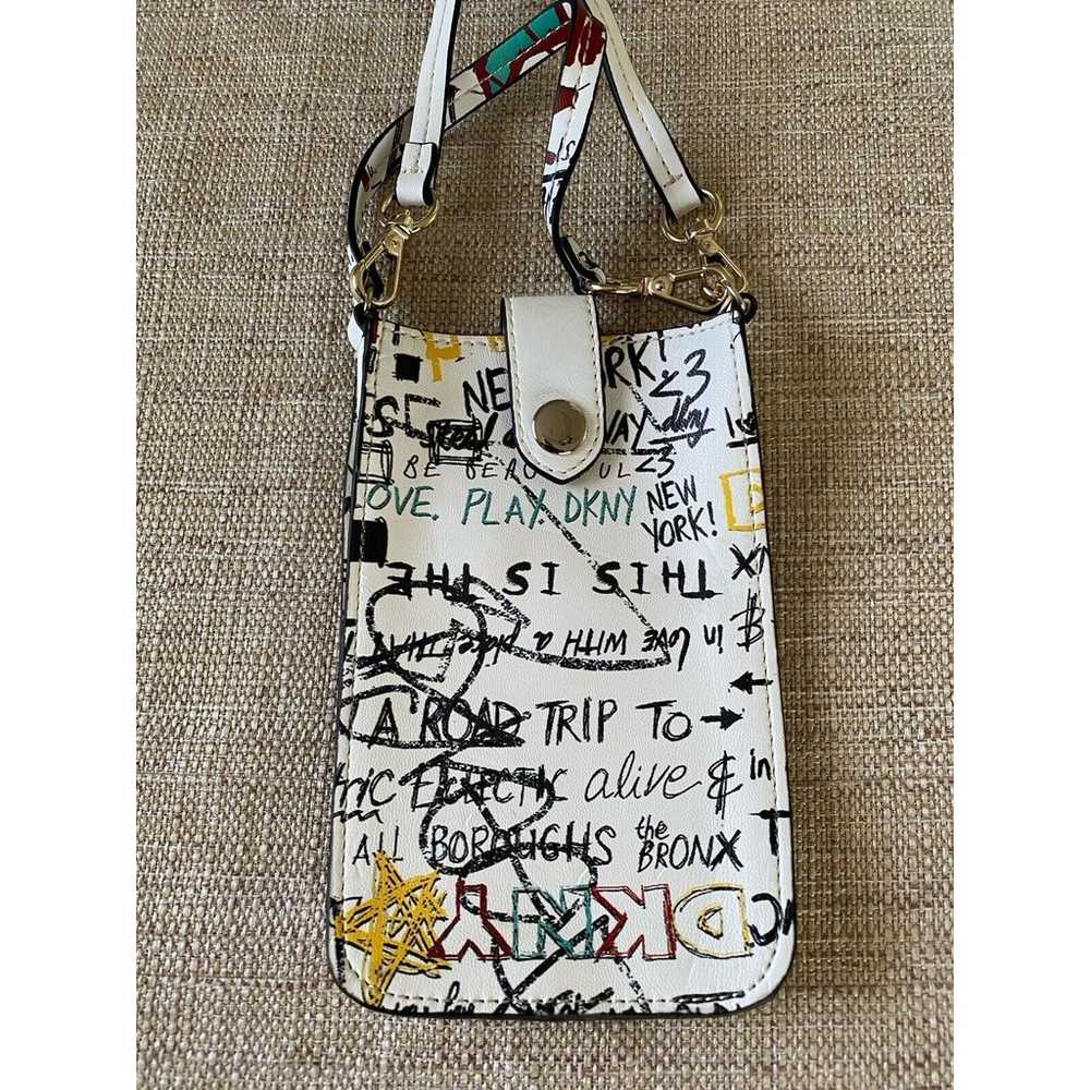 DKNY PHONE CROSSBODY BAG WHITE WITH GRAFFITI NEW … - image 3