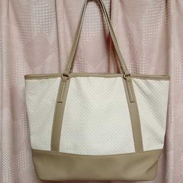 BEAMS stylish large capacity bag. - image 1