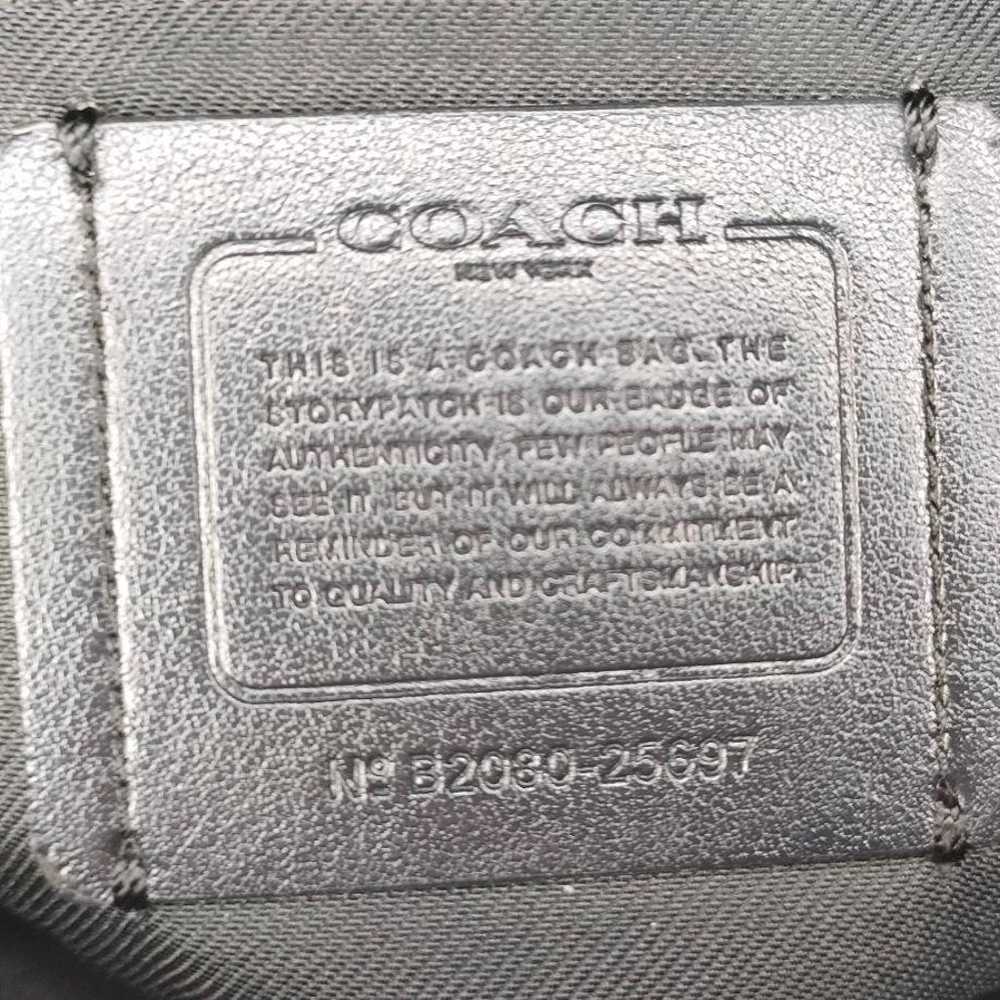 C63 COACH Signature Shoulder Bag - image 9