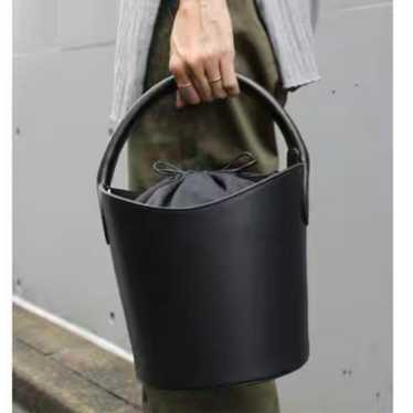 pelletteria veneta Bucket Bag - image 1