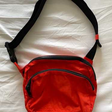 baggu tomato fanny pack