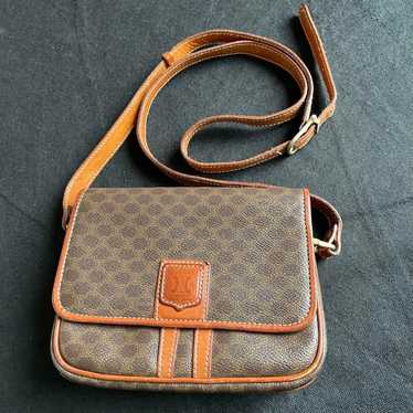 Celine shoulder bag brown leather.